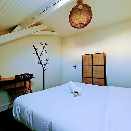 شقة Charming Apartment, With Harbor View, Center