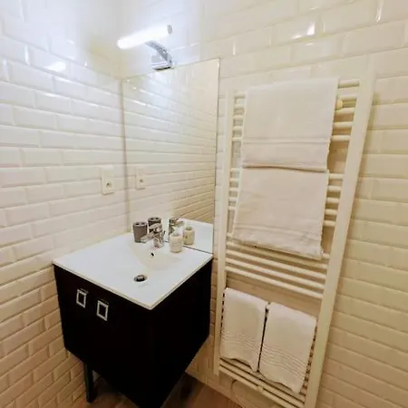 Charming Apartment, With Harbor View, Center * Pornic