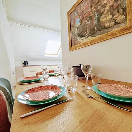 Charming Apartment, With Harbor View, Center Pornic