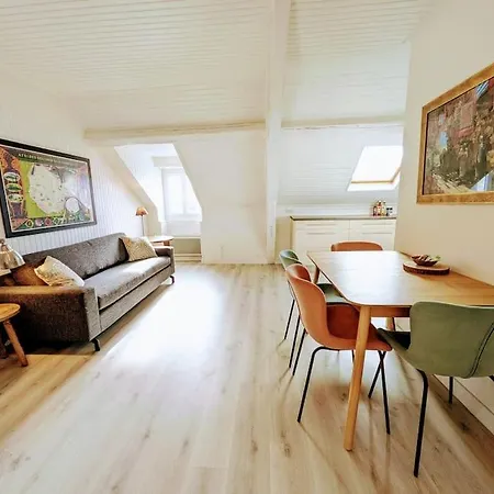 Charming Apartment, With Harbor View, Center *